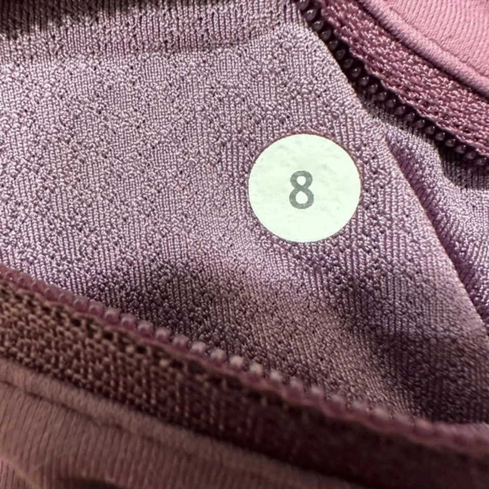 Lululemon Women's Size 8 Workout Activewear Cropped Leggings‎ Purple/Gray